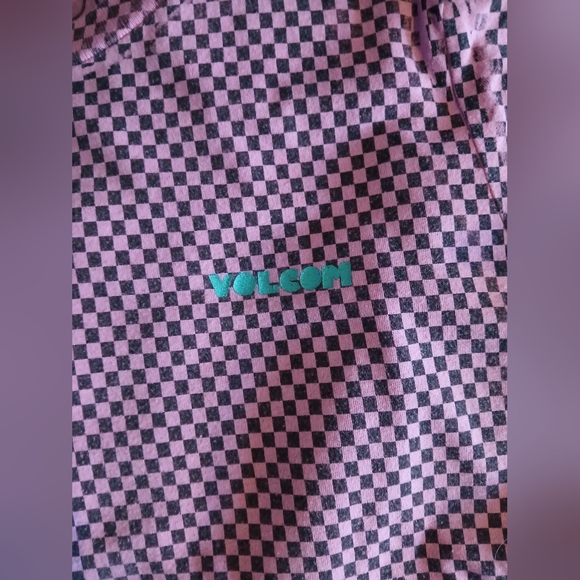 Pink checkered Volcom fitted tee - Picture 5 of 6